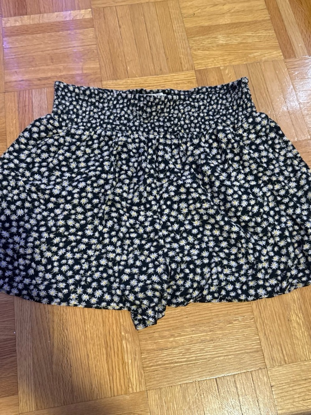 American Eagle Outfitters Black Daisy Print Smocked-Waist Shorts